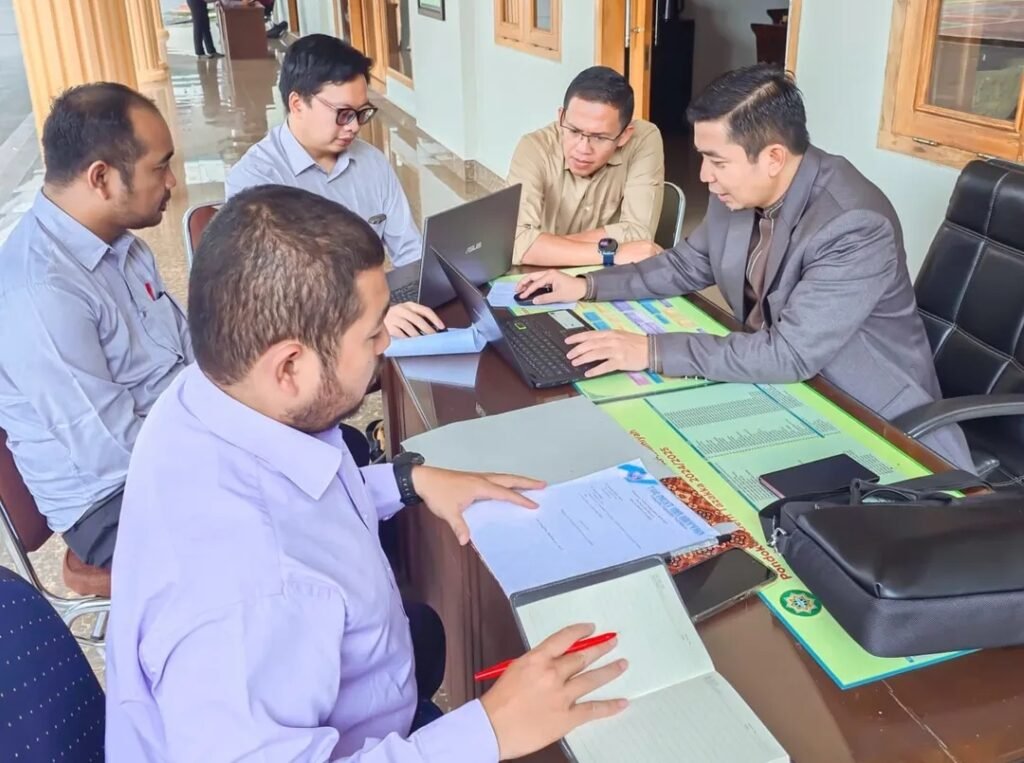 TRADISI PASOWANAN DI PONDOK MODERN TAZAKKA