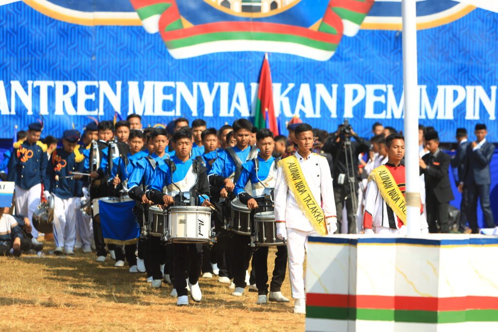 Marching Band Alunan Nada Tazakka Semarakkan Pembukaan Pekan Perkenalan Khutbatul ‘Arsy Tahun Pelajaran 2026/2027