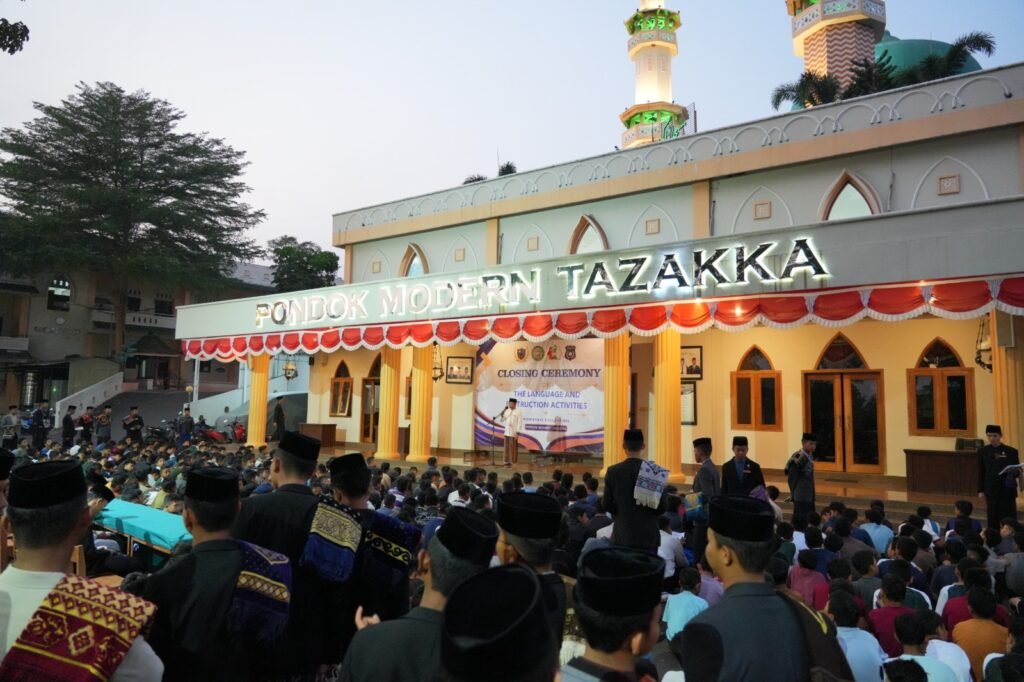 Tazakka Resmi Tutup Program Bahasa dan Muhadharah Semester I 2026-2027
